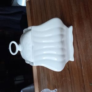 Peppertree Tabletop fine porcelain trinket box.